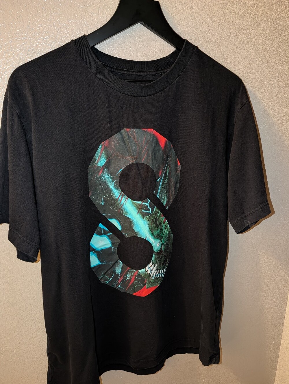 Uniqlo UT Kaiju No. 8 Anime Graphic Tee
